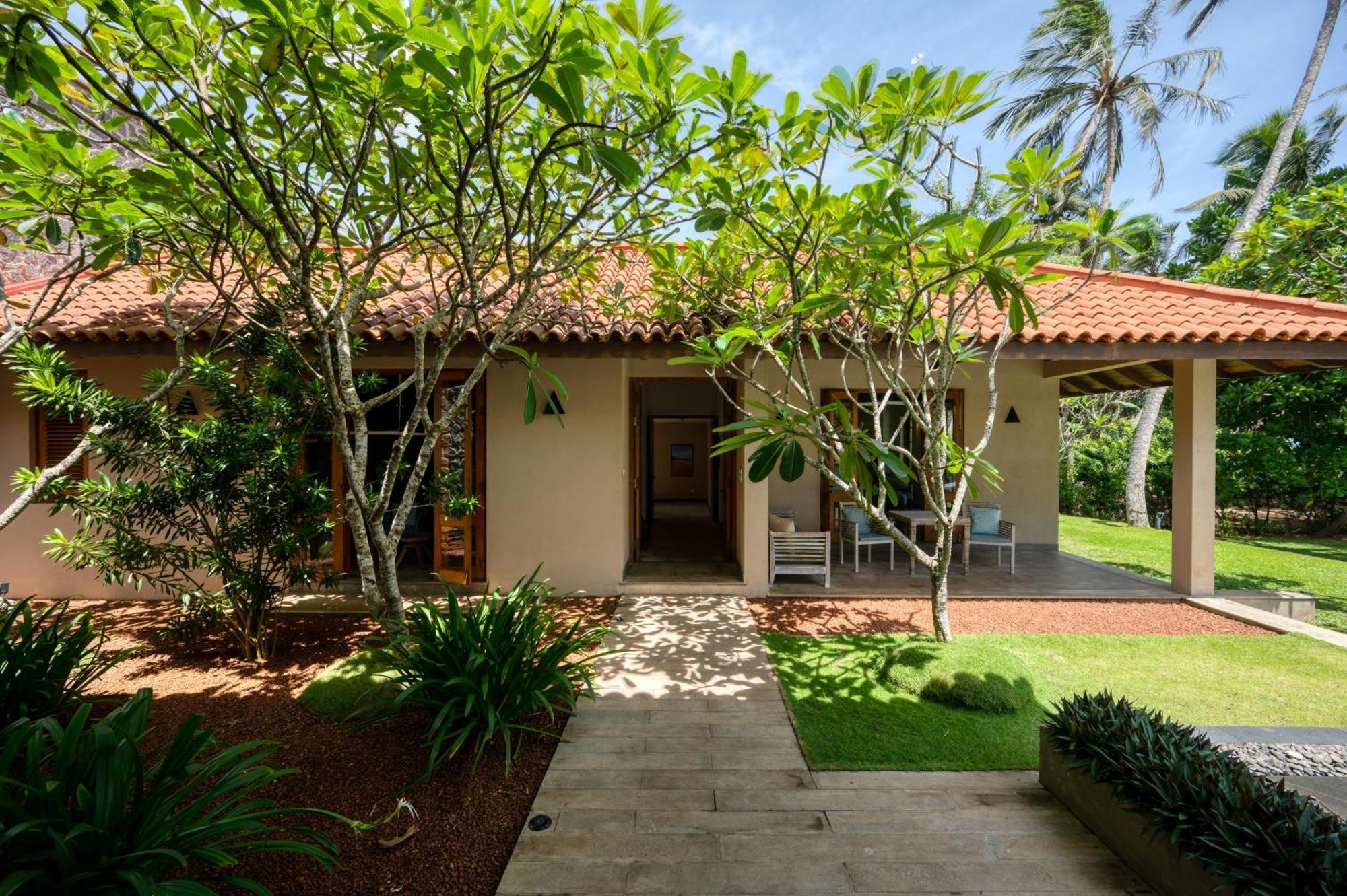 Kirana - A Santani Villa Bentota Bagian luar foto